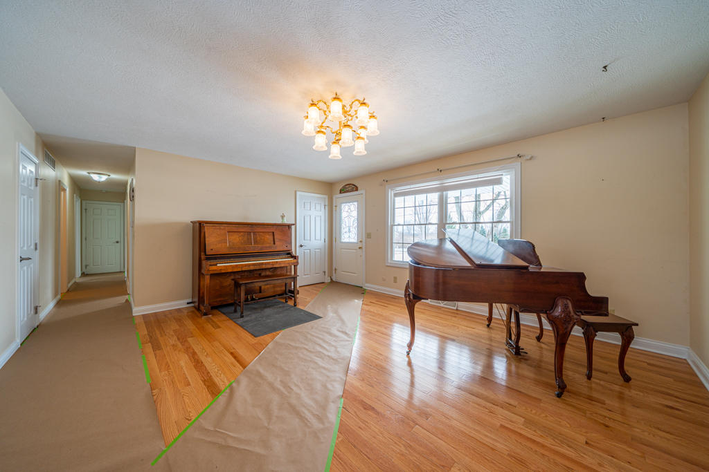 700 Victory Road Springfield, OH 45504 - Photo 8 of 41