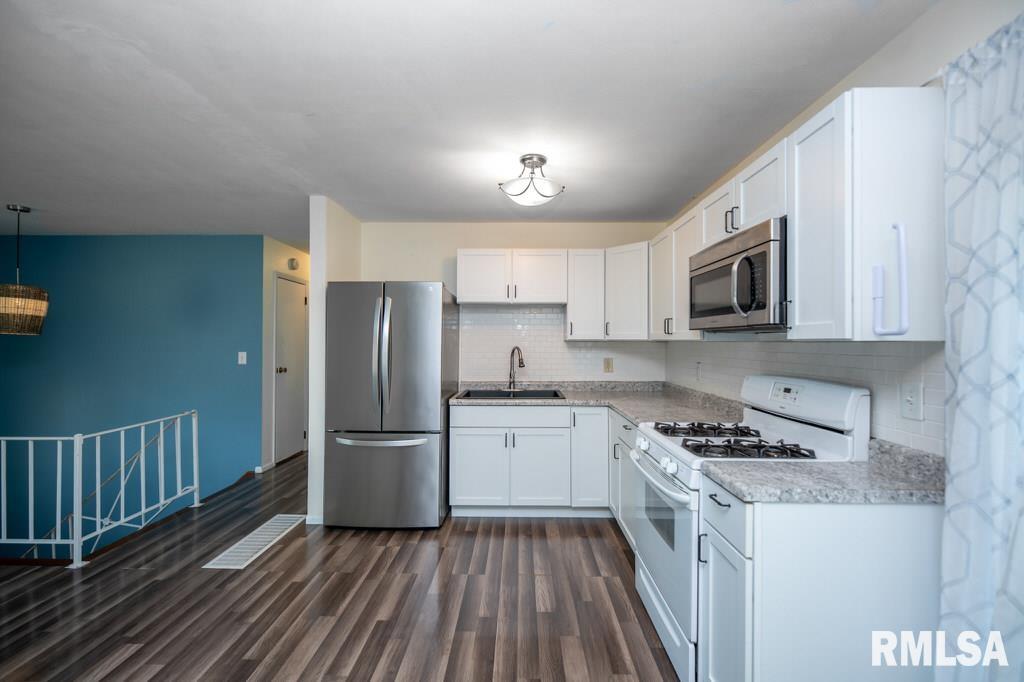 428 Joliet Road Marquette Heights, IL 61554 - Photo 21 of 37 Gallery Image 21