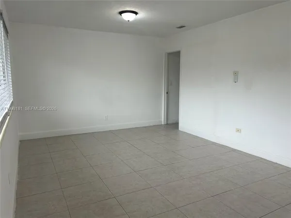 $2,950 | 2804 Southwest 35th Avenue, Unit 2804, Miami, FL 33133
