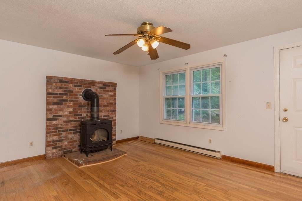 748 Clark Street Gardner, MA 01440 - Photo 7 of 14