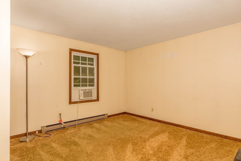 748 Clark Street Gardner, MA 01440 - Photo 9 of 14