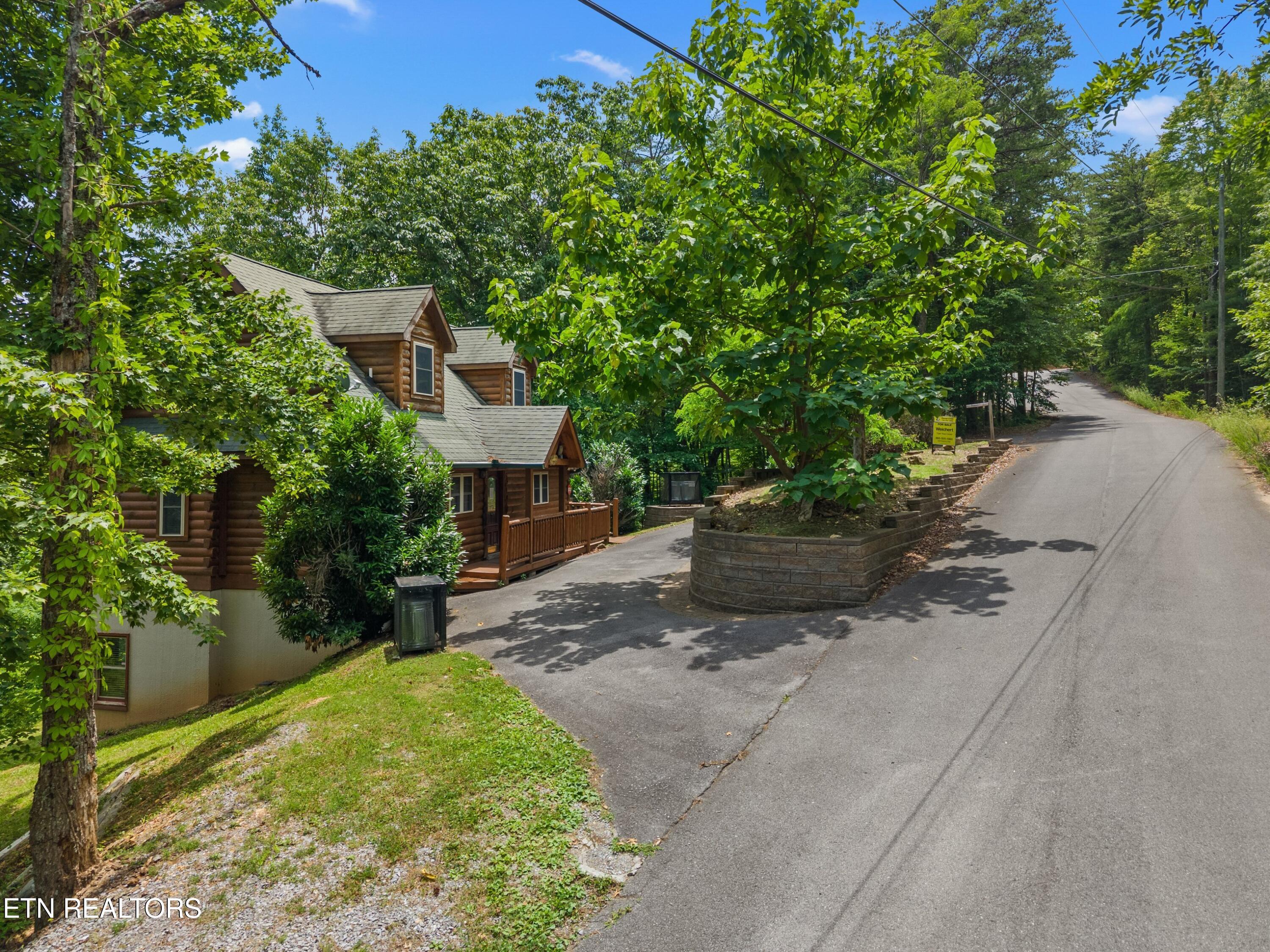 4160 Chamberlain Lane Sevierville, TN 37862 - Photo 4 of 40 009-4160ChamberlainLane-Sevierville-TN-3