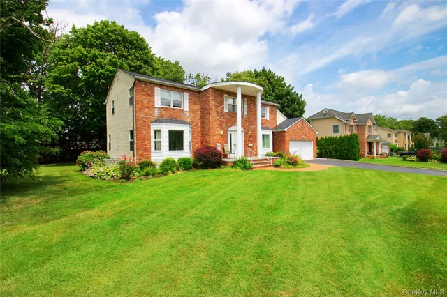 $1,599,000 | 26 Woods Drive, East Hills, NY 11576