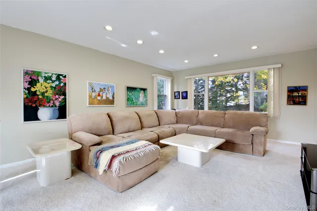 $1,599,000 | 26 Woods Drive, East Hills, NY 11576