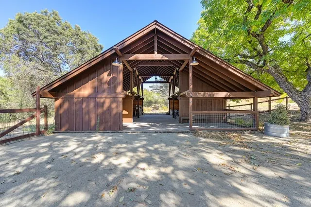 $985,000 | 5205 Rooster Lane, Somerset, CA 95684