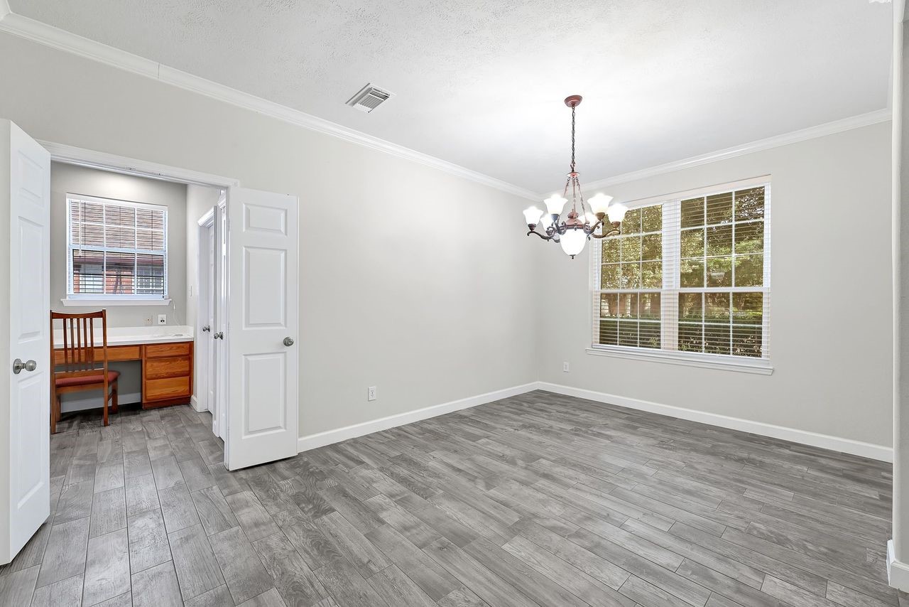 19126 South Rim Trail Spring, TX 77388 - Photo 4 of 21 a view of an empty room with a window