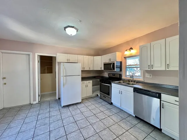 $2,500 | 18 Garland Avenue, Unit 18, Malden, MA 02148