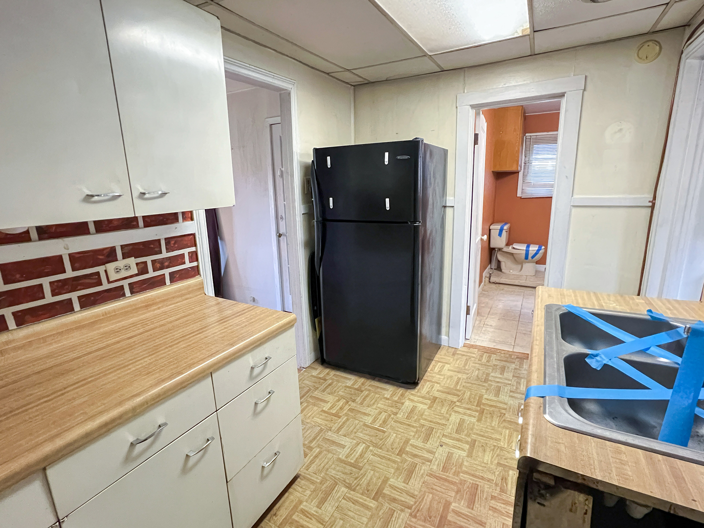 10 Hilltop Road Cary, IL 60013 - Photo 6 of 13 a kitchen with stainless steel appliances granite countertop a refrigerator and a stove
