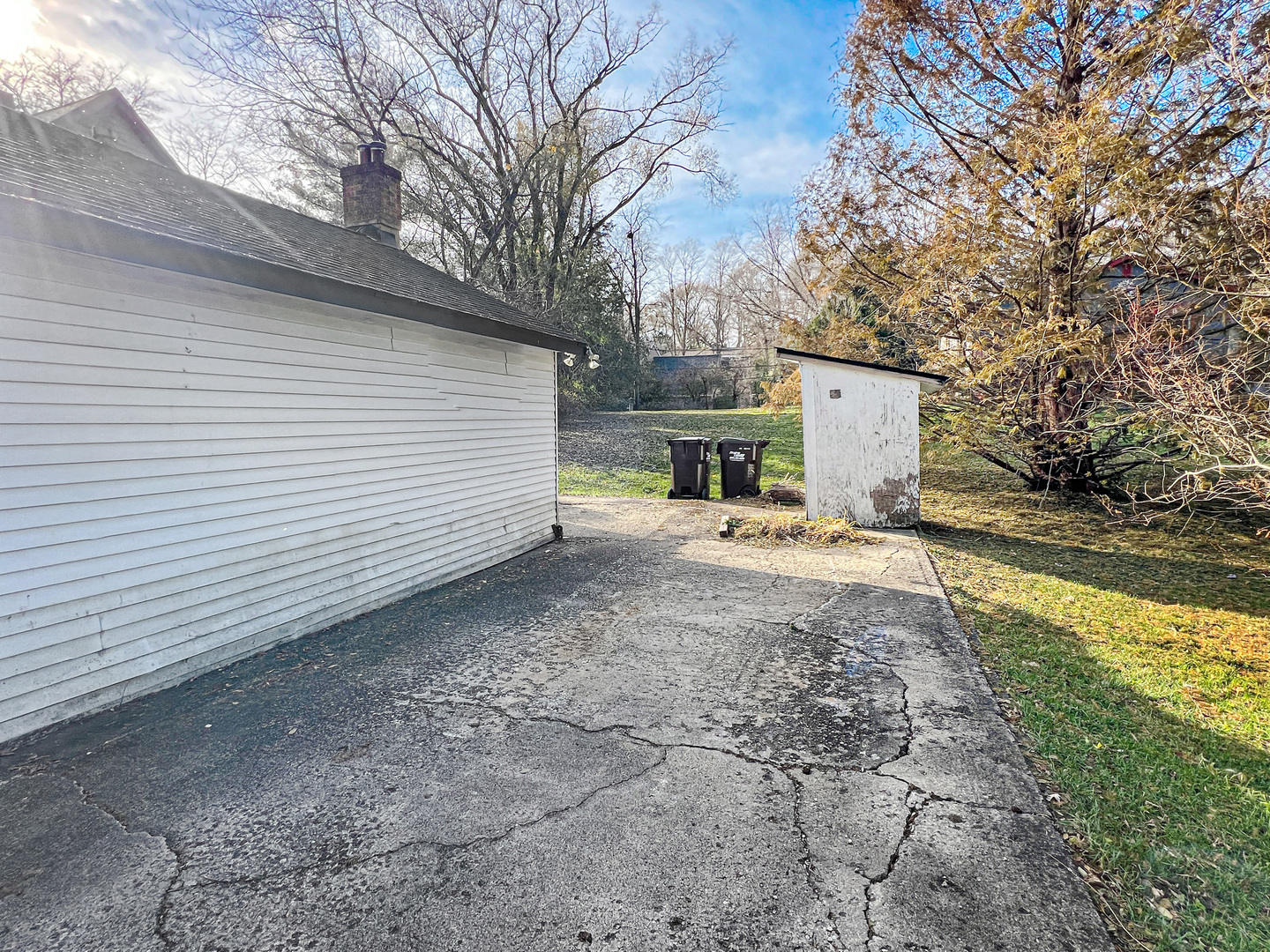 10 Hilltop Road Cary, IL 60013 - Photo 10 of 13 a view of a outdoor space with a house