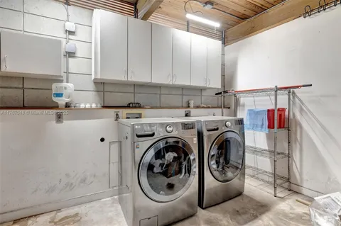 $1,300,000 | 2410 Southwest 29th Way, Fort Lauderdale, FL 33312