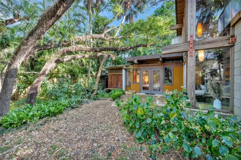 $1,300,000 | 2410 Southwest 29th Way, Fort Lauderdale, FL 33312