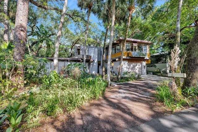 $1,300,000 | 2410 Southwest 29th Way, Fort Lauderdale, FL 33312