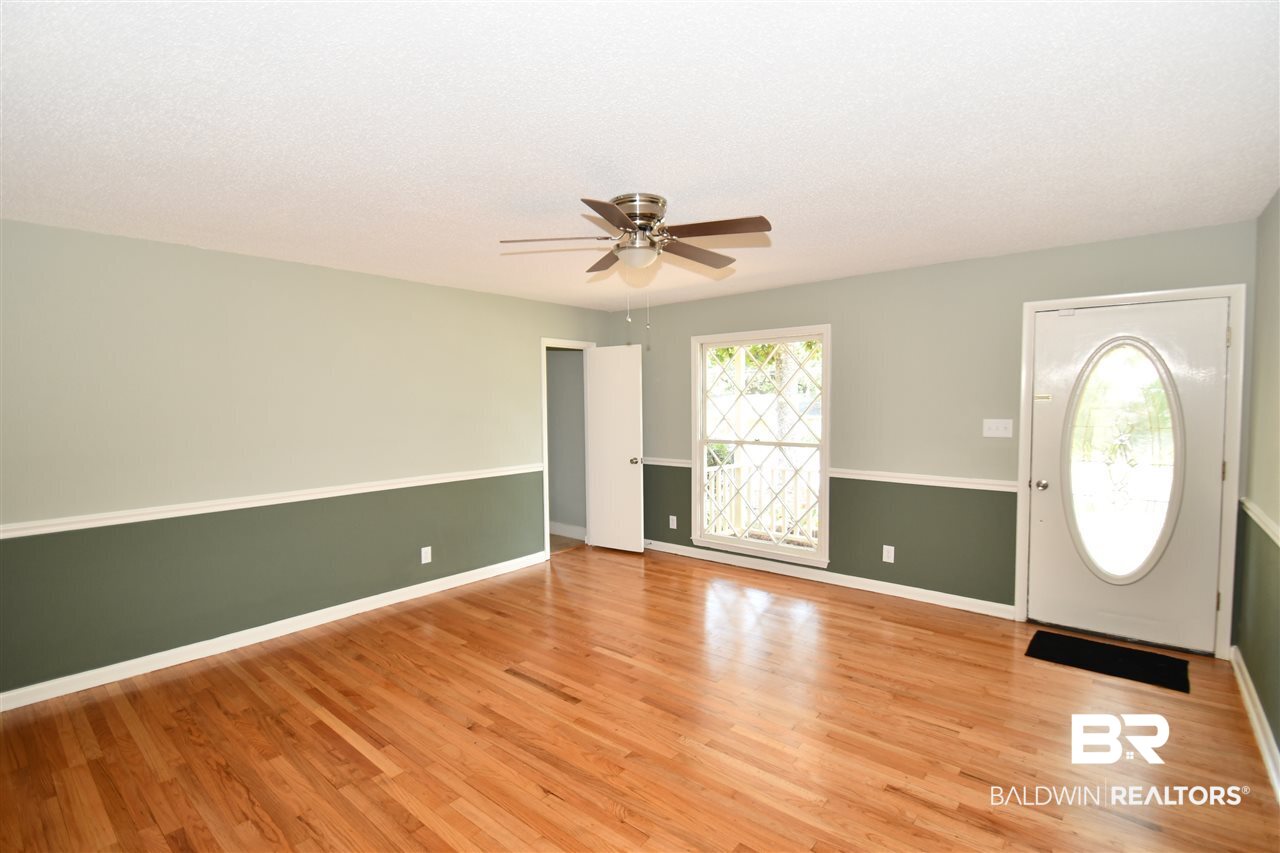 5809 Innsbruck Drive Mobile, AL 36608 - Photo 16 of 29 Living Room