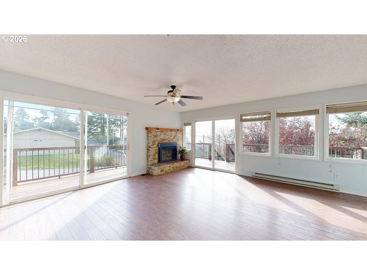 1214 Ransom Avenue Brookings, OR 97415 - Photo 4 of 33 Living Room