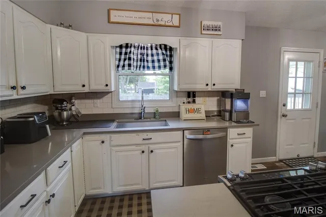 $275,000 | 310 South Clinton Street, Bunker Hill, IL 62014