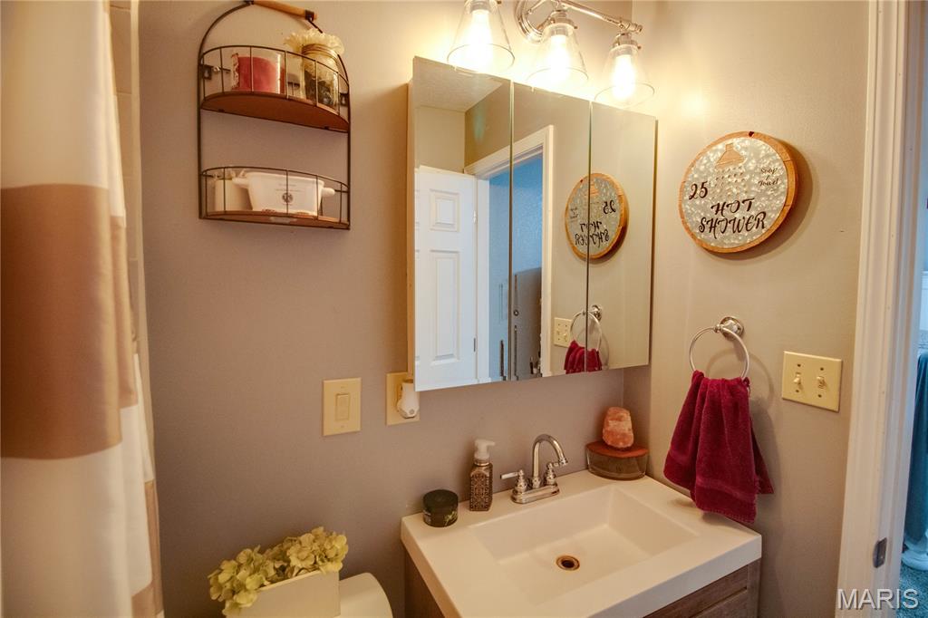 310 South Clinton Street Bunker Hill, IL 62014 - Photo 25 of 51