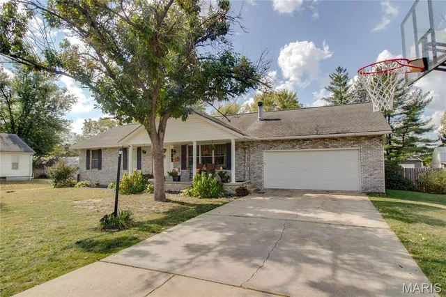 $275,000 | 310 South Clinton Street, Bunker Hill, IL 62014