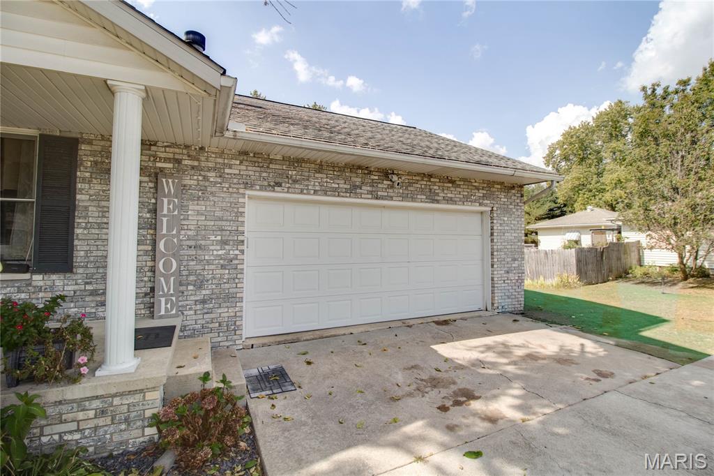 310 South Clinton Street Bunker Hill, IL 62014 - Photo 4 of 51