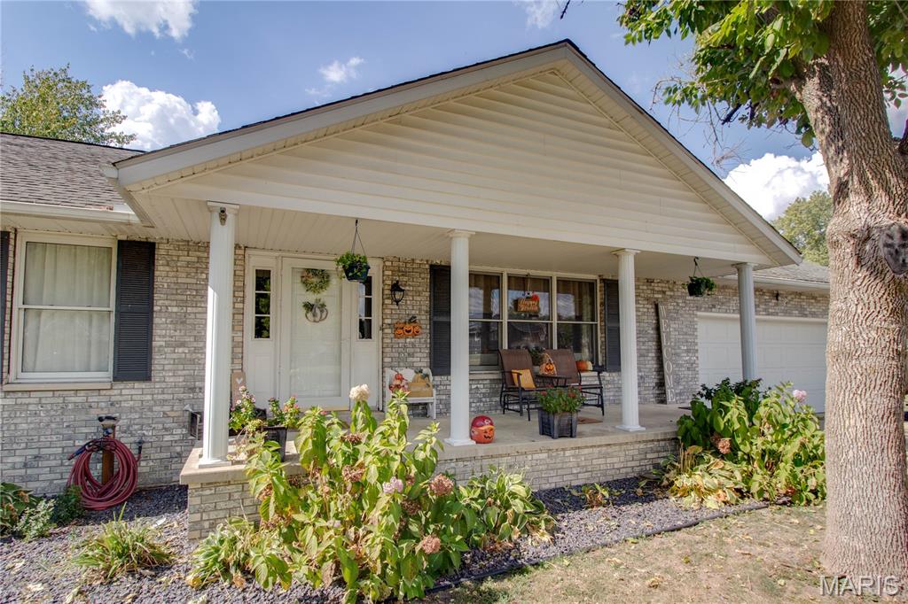 310 South Clinton Street Bunker Hill, IL 62014 - Photo 6 of 51