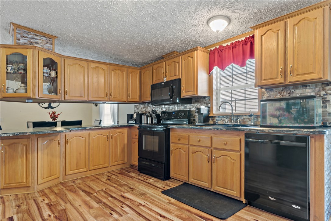 47 Red Tail Trail Tiverton, RI 02878 - Photo 11 of 34