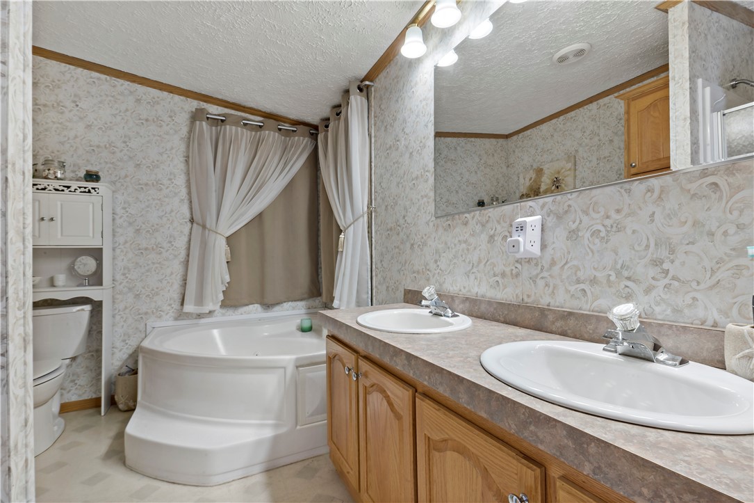 47 Red Tail Trail Tiverton, RI 02878 - Photo 25 of 34