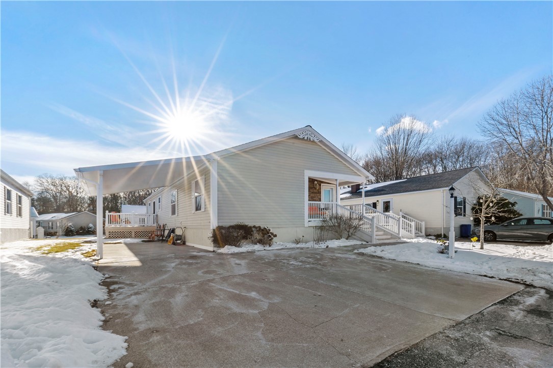 47 Red Tail Trail Tiverton, RI 02878 - Photo 3 of 34