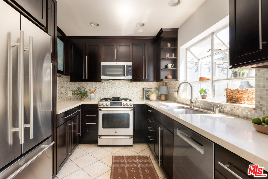 2408 34th Street, Unit 5 Santa Monica, CA 90405 - Photo 9 of 31