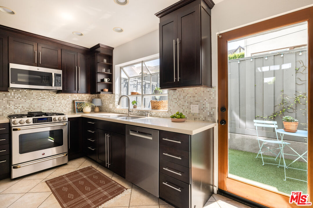 2408 34th Street, Unit 5 Santa Monica, CA 90405 - Photo 10 of 31