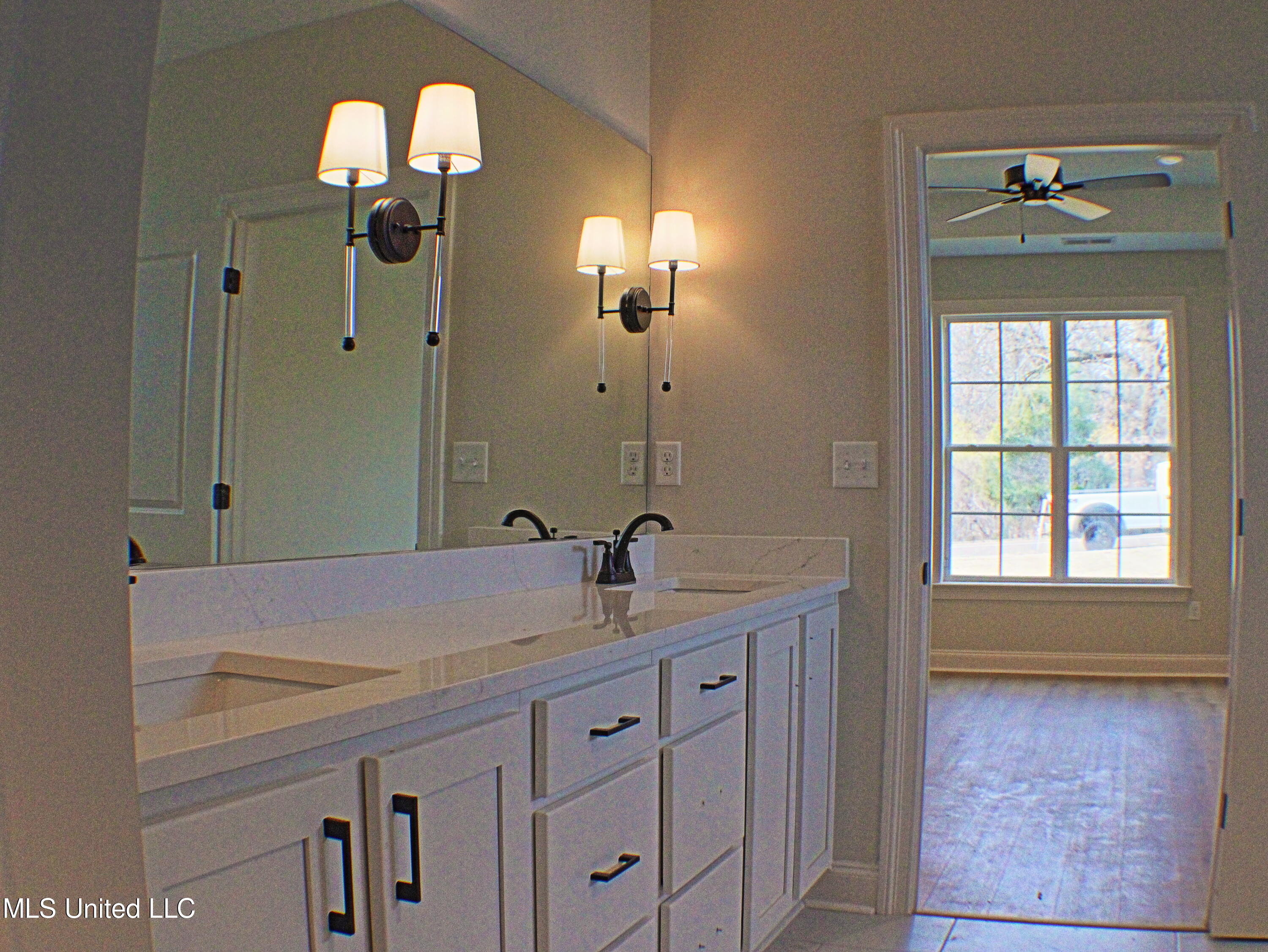 2172 Laughter Road Nesbit, MS 38651 - Photo 14 of 20 Primary bath 2