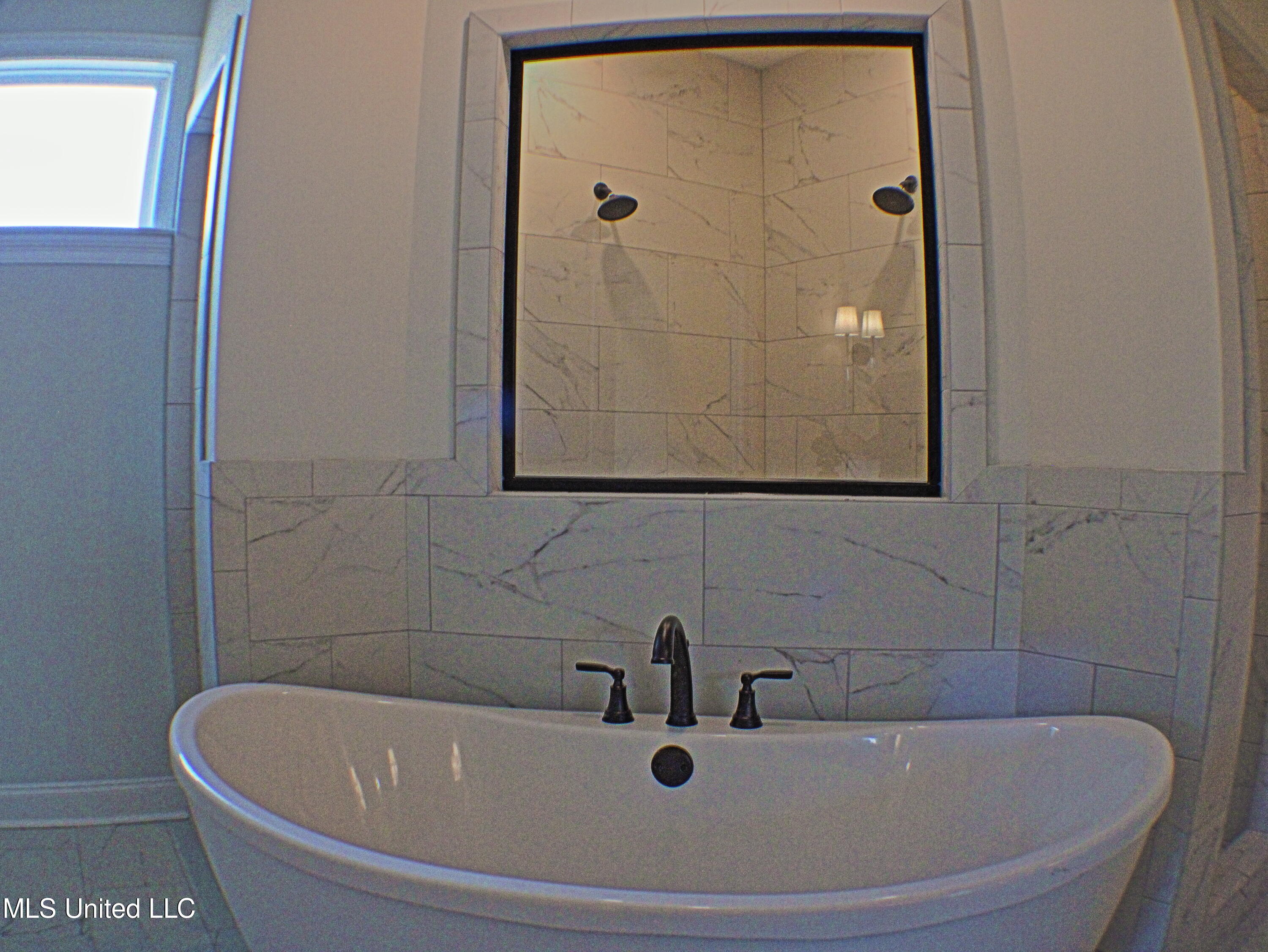 2172 Laughter Road Nesbit, MS 38651 - Photo 18 of 20 Soaking Tub