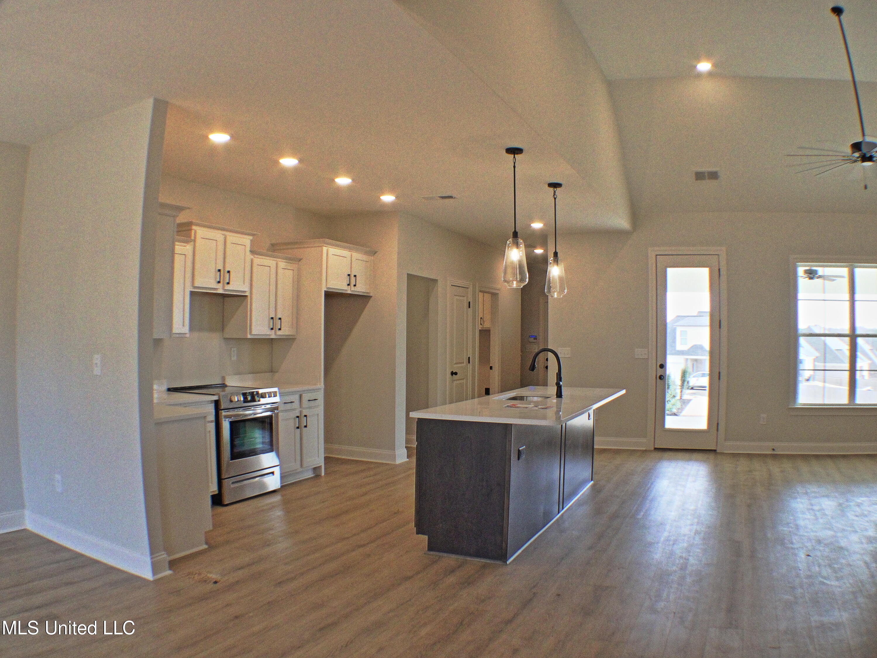2172 Laughter Road Nesbit, MS 38651 - Photo 8 of 20 Kitchen1
