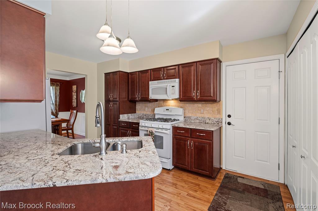 9863 Marshall Road South Lyon, MI 48178 - Photo 13 of 60 Gallery Image 13