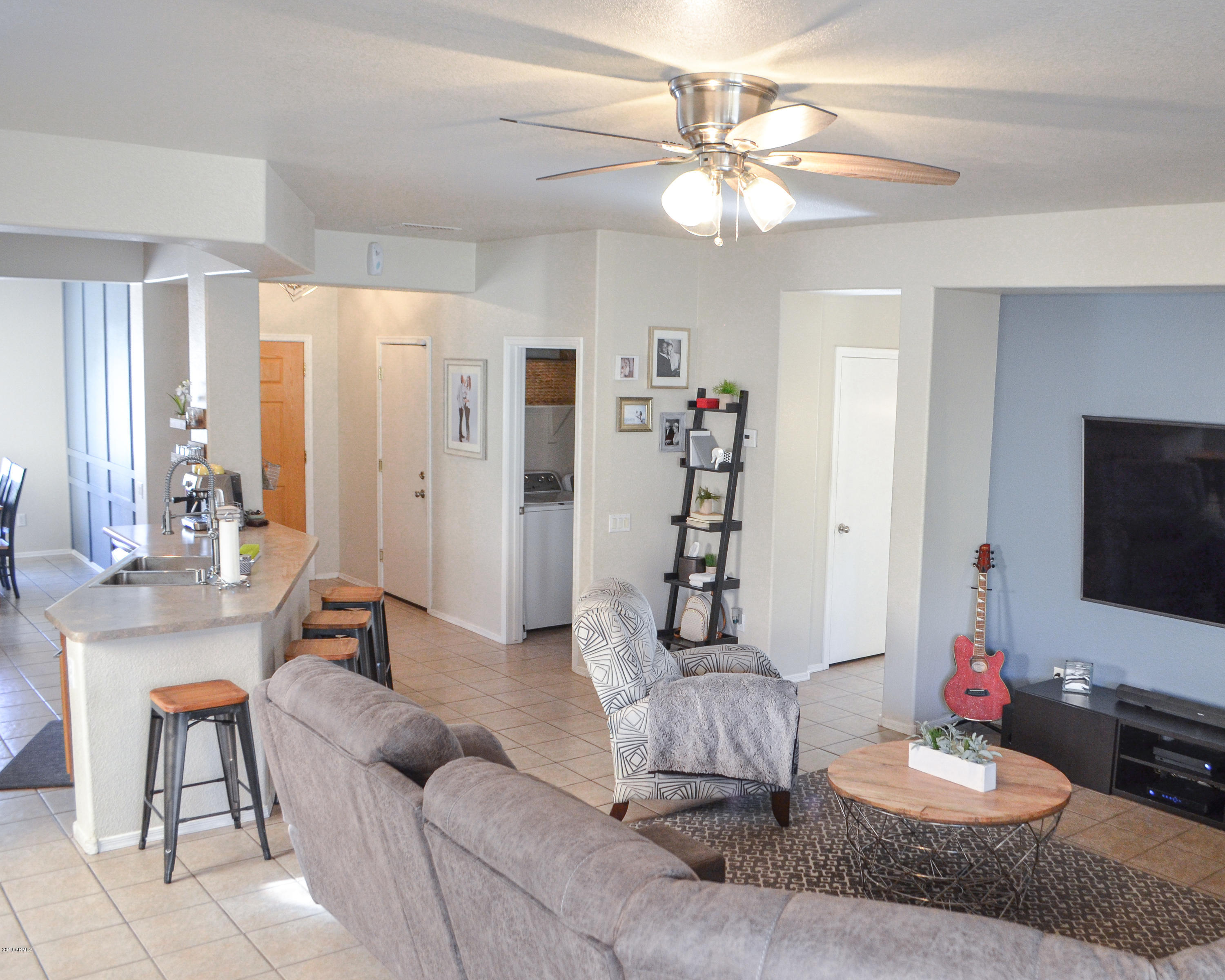9438 West Berkeley Road Phoenix, AZ 85037 - Photo 15 of 29 Living