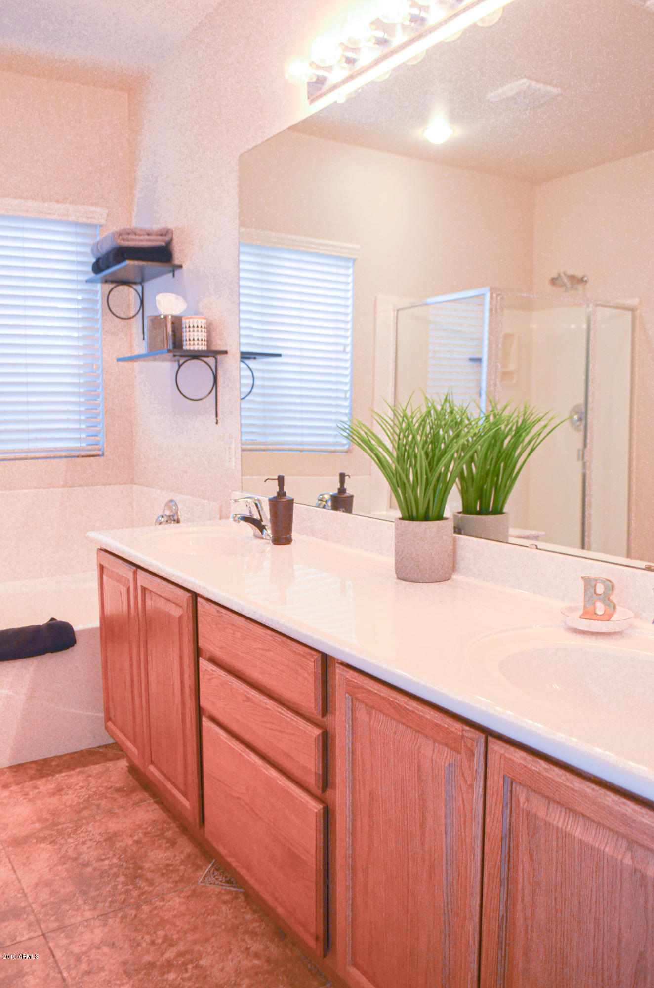 9438 West Berkeley Road Phoenix, AZ 85037 - Photo 24 of 29 Master-Bath2