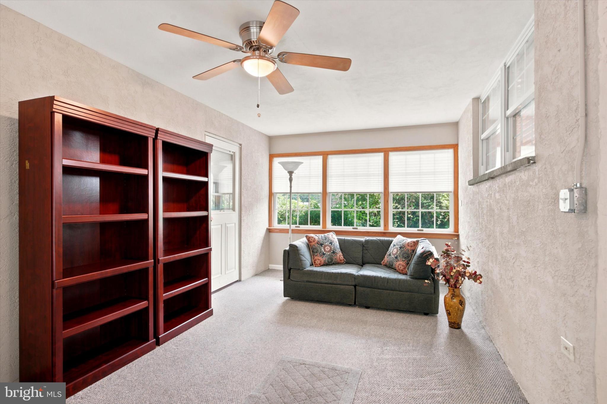 276 Ellis Road Havertown, PA 19083 - Photo 20 of 36 3 season room!