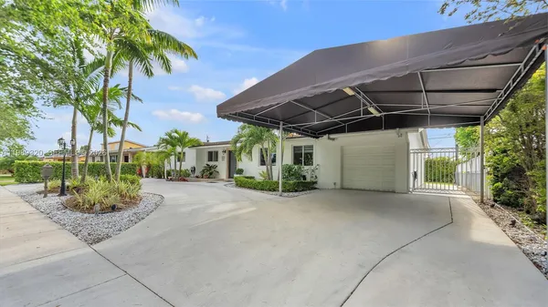 $4,500 | 2900 Southwest 92nd Avenue, Unit 2900, Miami, FL 33165