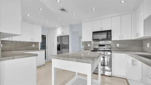 $4,500 | 2900 Southwest 92nd Avenue, Unit 2900, Miami, FL 33165