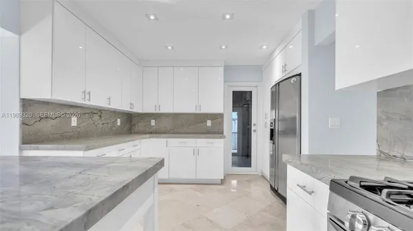 $4,500 | 2900 Southwest 92nd Avenue, Unit 2900, Miami, FL 33165