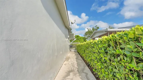 $4,500 | 2900 Southwest 92nd Avenue, Unit 2900, Miami, FL 33165