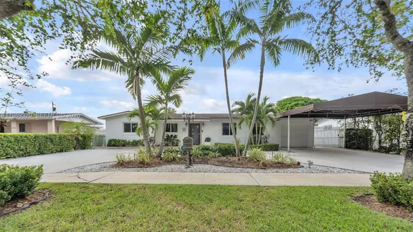 $4,500 | 2900 Southwest 92nd Avenue, Unit 2900, Miami, FL 33165