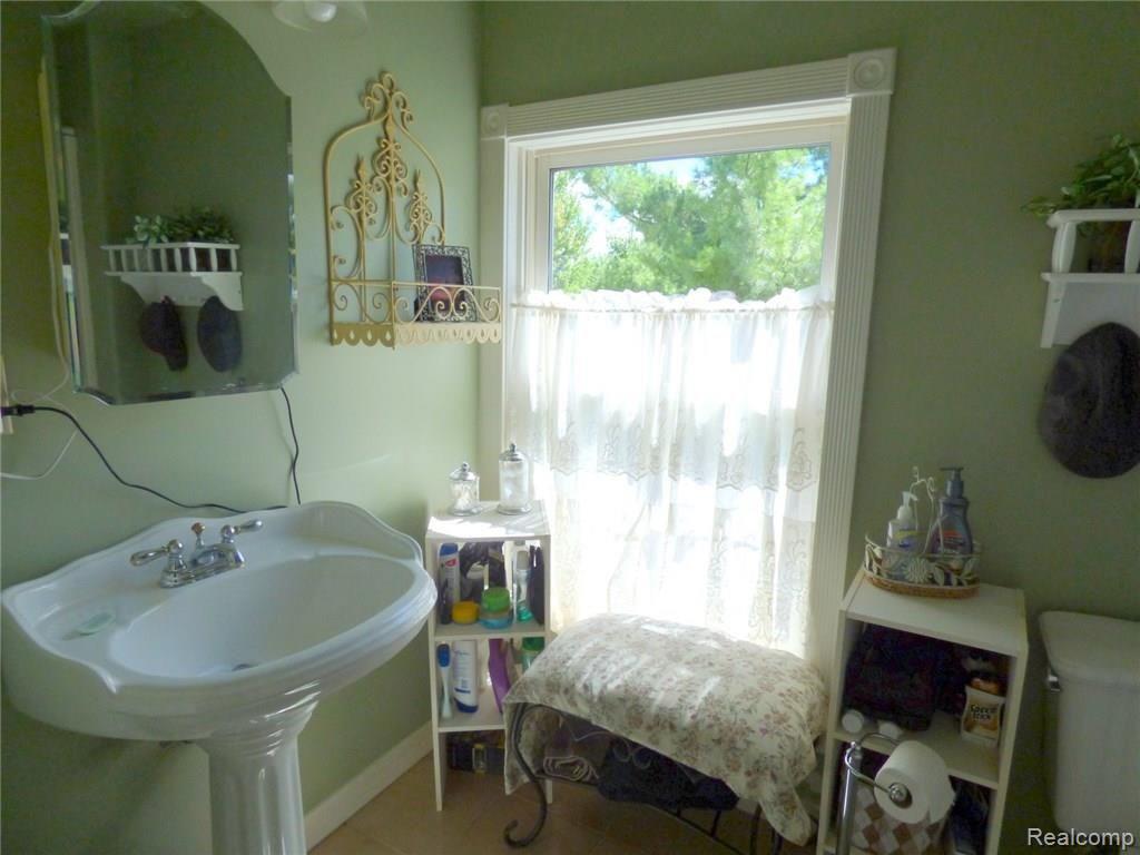 9326 Hogan Road Fenton, MI 48430 - Photo 8 of 20