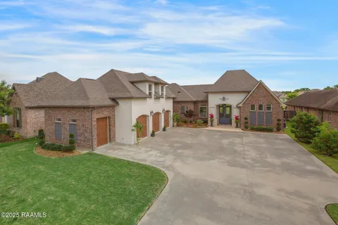 $750,000 | 121 Snapping Lane, Broussard, LA 70518