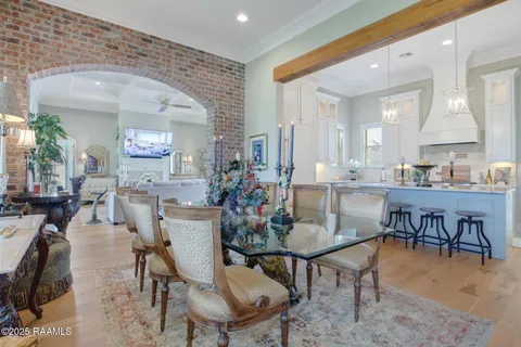 $750,000 | 121 Snapping Lane, Broussard, LA 70518