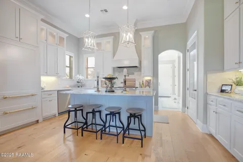 $750,000 | 121 Snapping Lane, Broussard, LA 70518