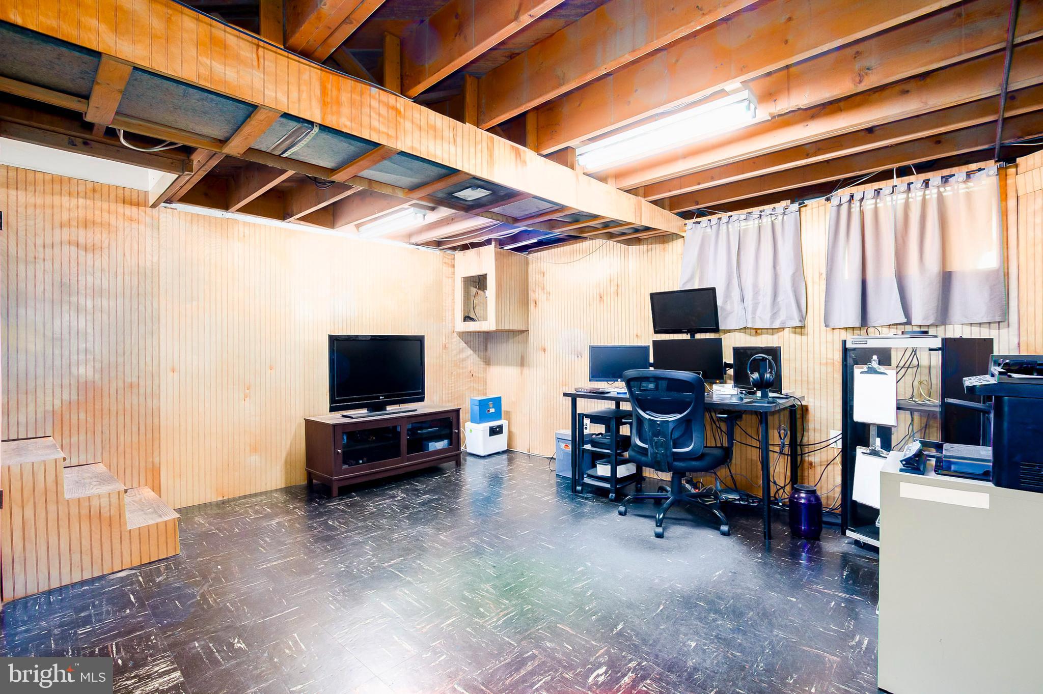 2721 Creston Road Dundalk, MD 21222 - Photo 12 of 17 Family Room