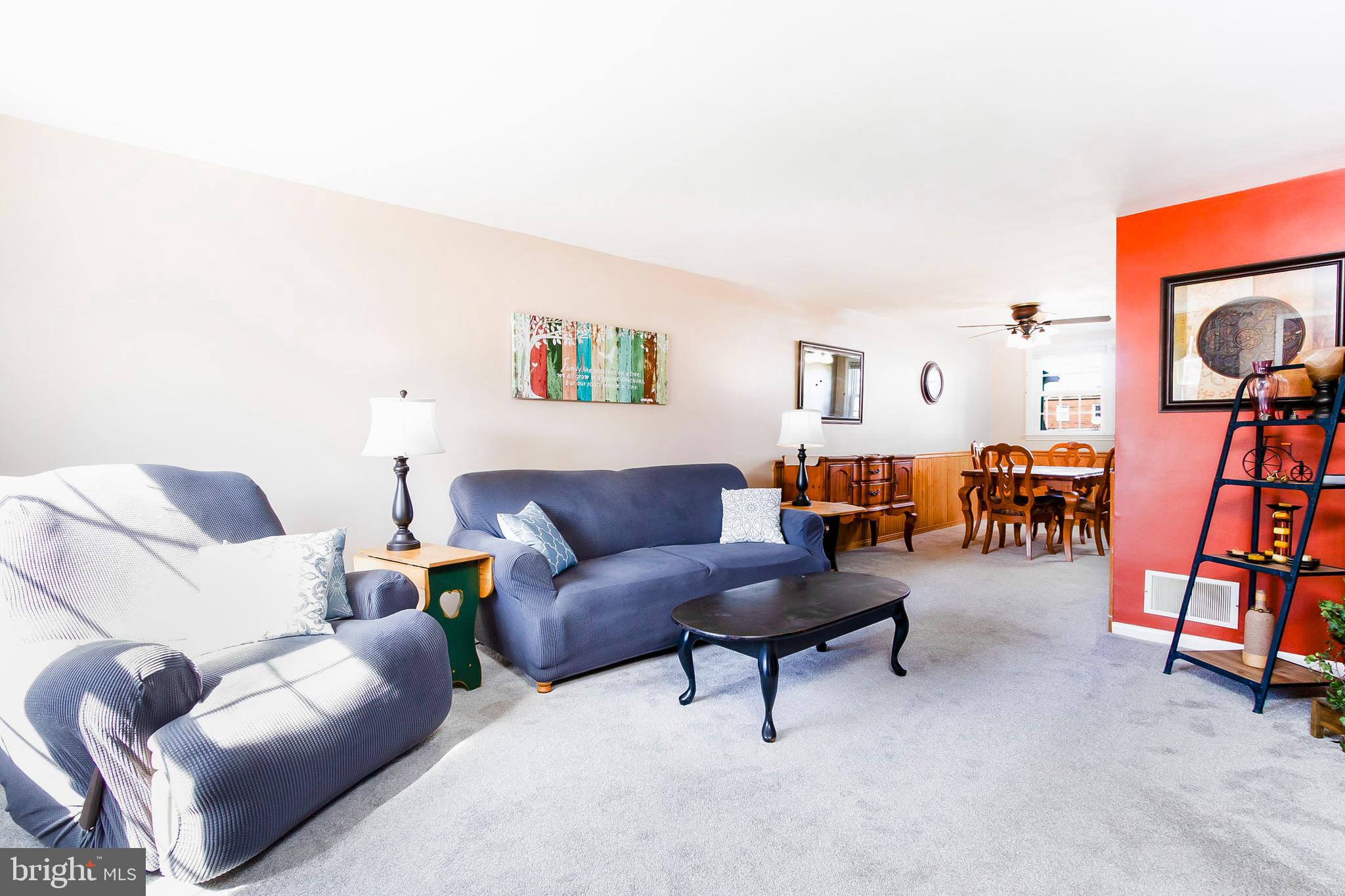2721 Creston Road Dundalk, MD 21222 - Photo 3 of 17 Living Room
