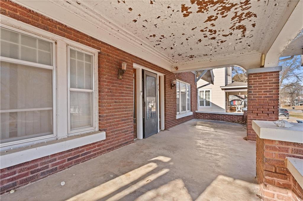 419 South 4th Street Independence, KS 67301 - Photo 4 of 31