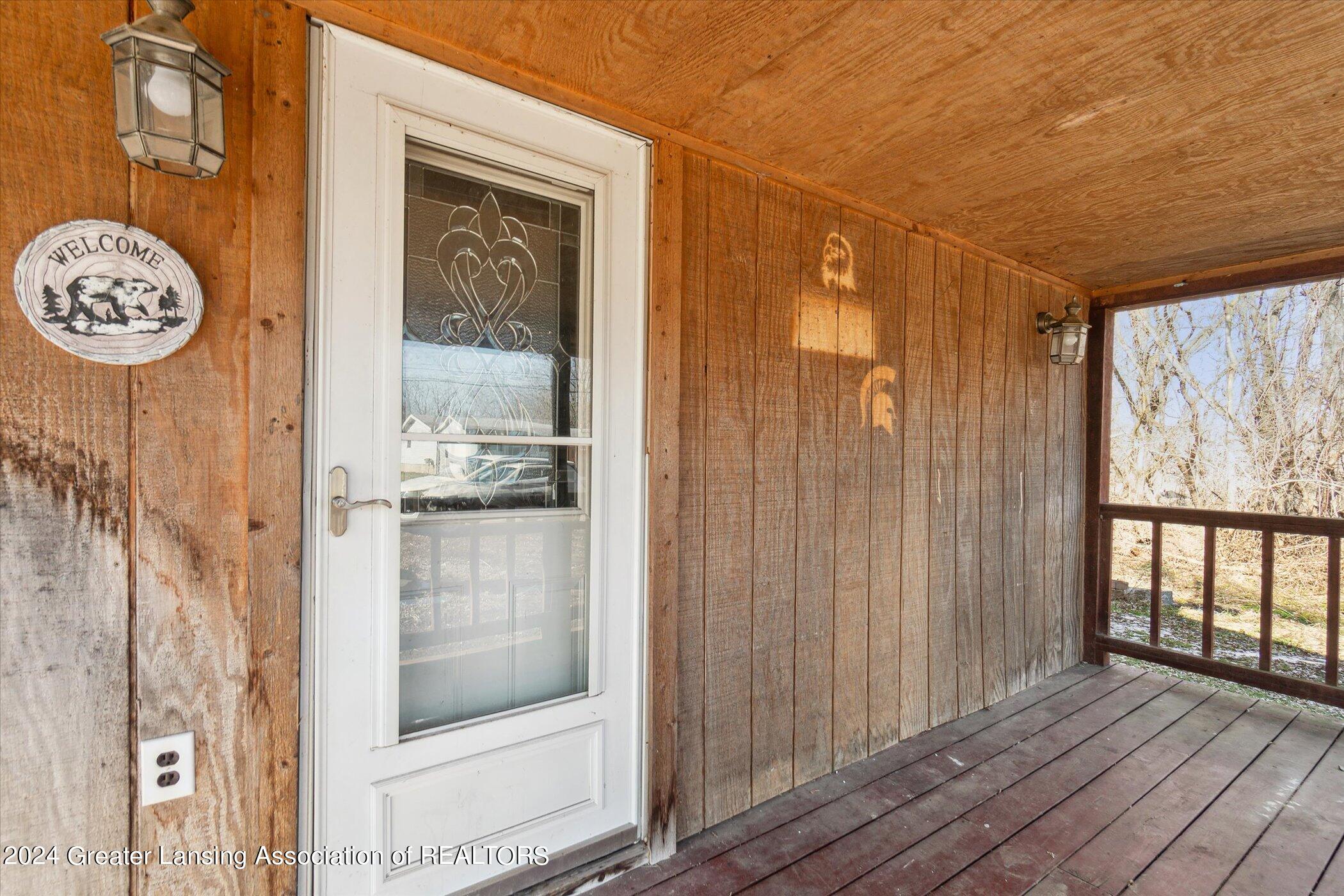 16910 Jones Lake Road Lansing, MI 48906 - Photo 4 of 35 05-16910-Jones-Lake-Rd-Lansing-MI-48906-