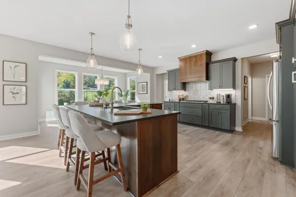 $945,500 | 15764 Aquila Avenue, Savage, MN 55372