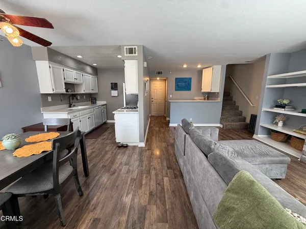 $344,900 | 43429 30th Street West, Unit 2, Lancaster, CA 93536